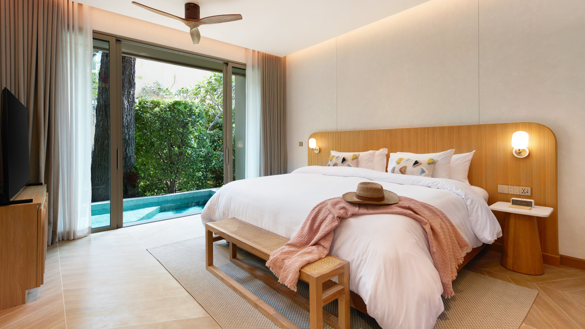 Home Haven Pool Suite