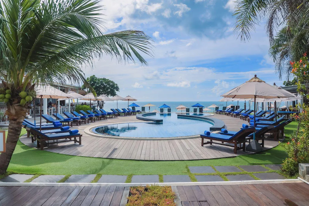 KC Beach Club & Pool Villas11