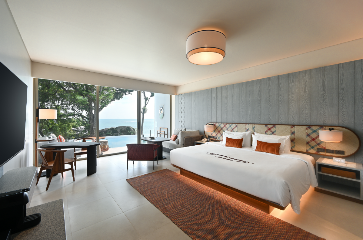 Lofty Family with Pool Access 