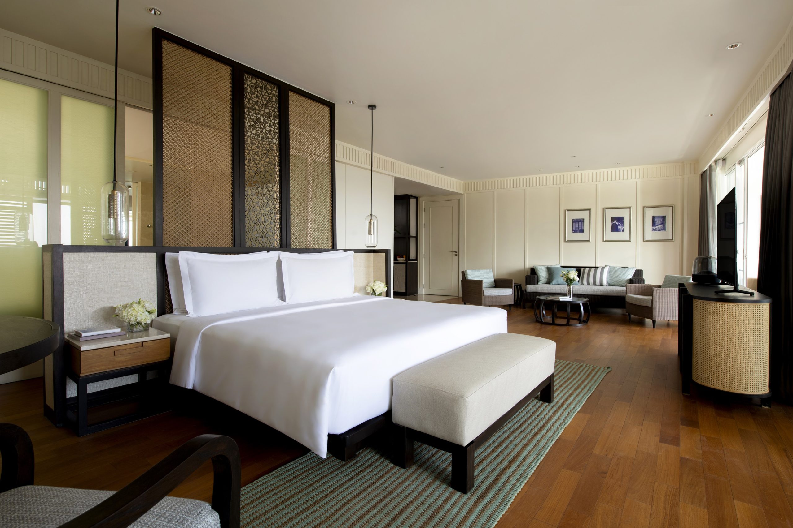 One Bedroom Suite Pool View (Club Lounge Access)