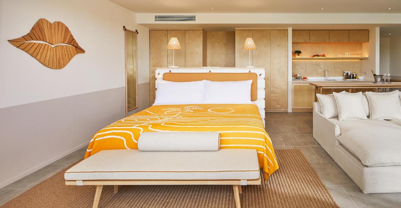 Deluxe Studio Suite with Balcony