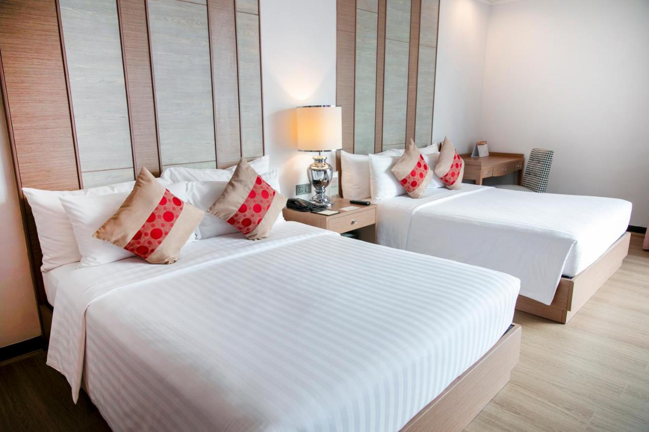Luxury Quadruple Room (Main Tower)