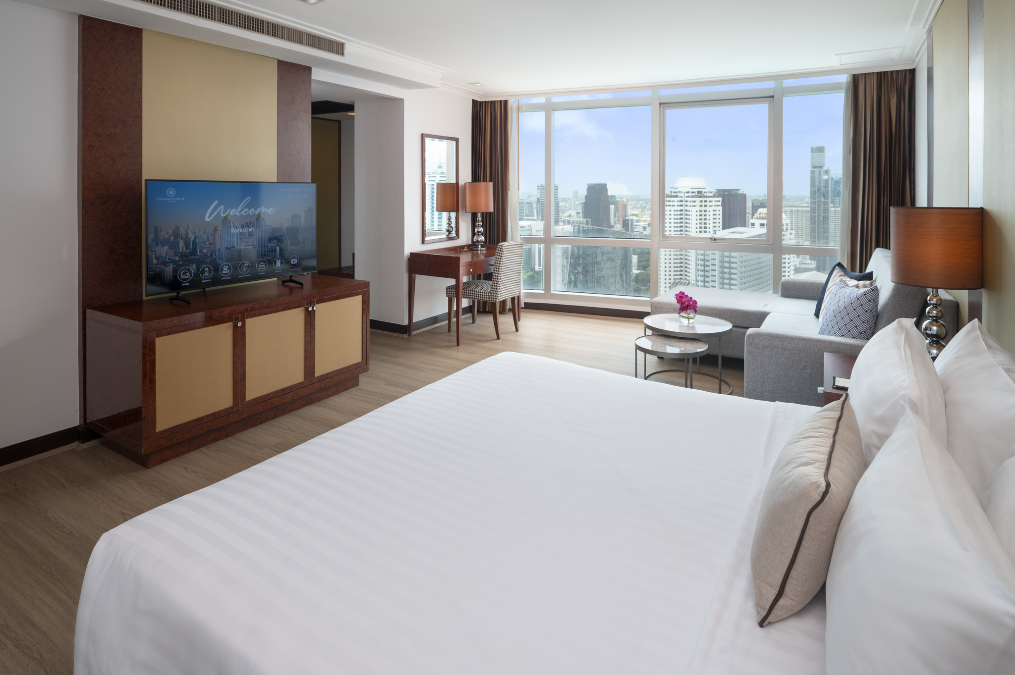 Executive Room (Main Tower)